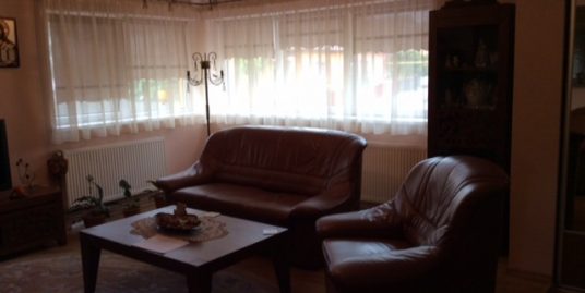Etaj 1 Tilisca – apartament 3 camere decomandate 120 mpc