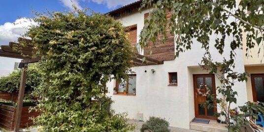 CASA MODERNA 4 camere 2 bai+ teren Brana/ LA CHEIE