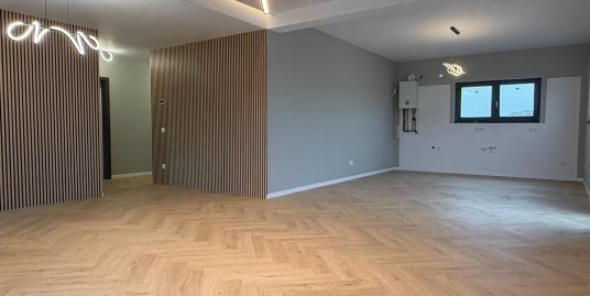 Ap.VILA PREMIUM 4 camere 4 bai/ terasa/ 200 mp teren Sibiu